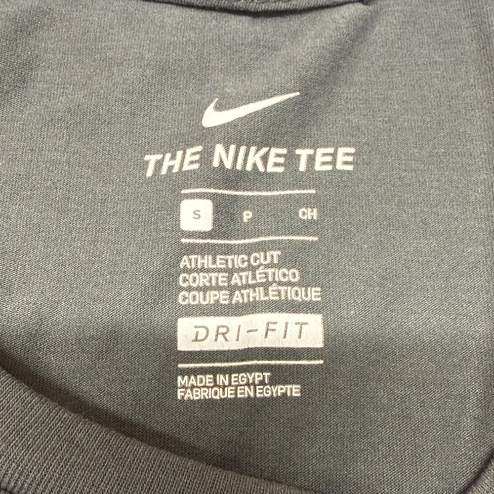 Nike Trail Men's Gray Short Sleeve T-Shirt with Volt Yellow Logo SM Athletic Fit